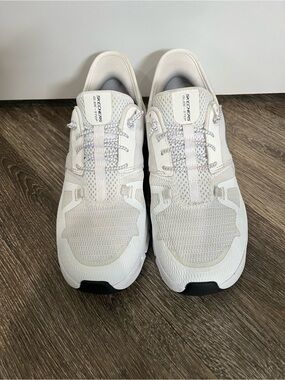 Skechers Lightweight Slip-On Sneakers - White 7M Excellent Pre owned condition